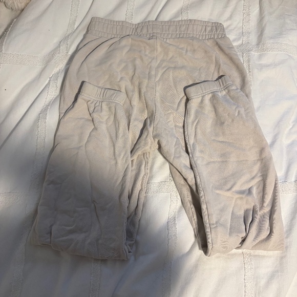 Wilfred Free Fleece Joggers – Size S (Cream/Beige) - Picture 2 of 3